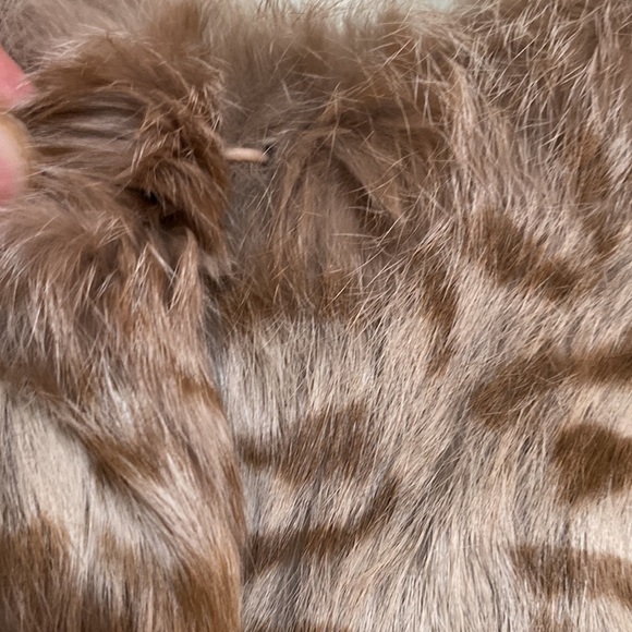 Olive does Olive rabbit fur jacket 🧥 L will fit S & M - Picture 10 of 16